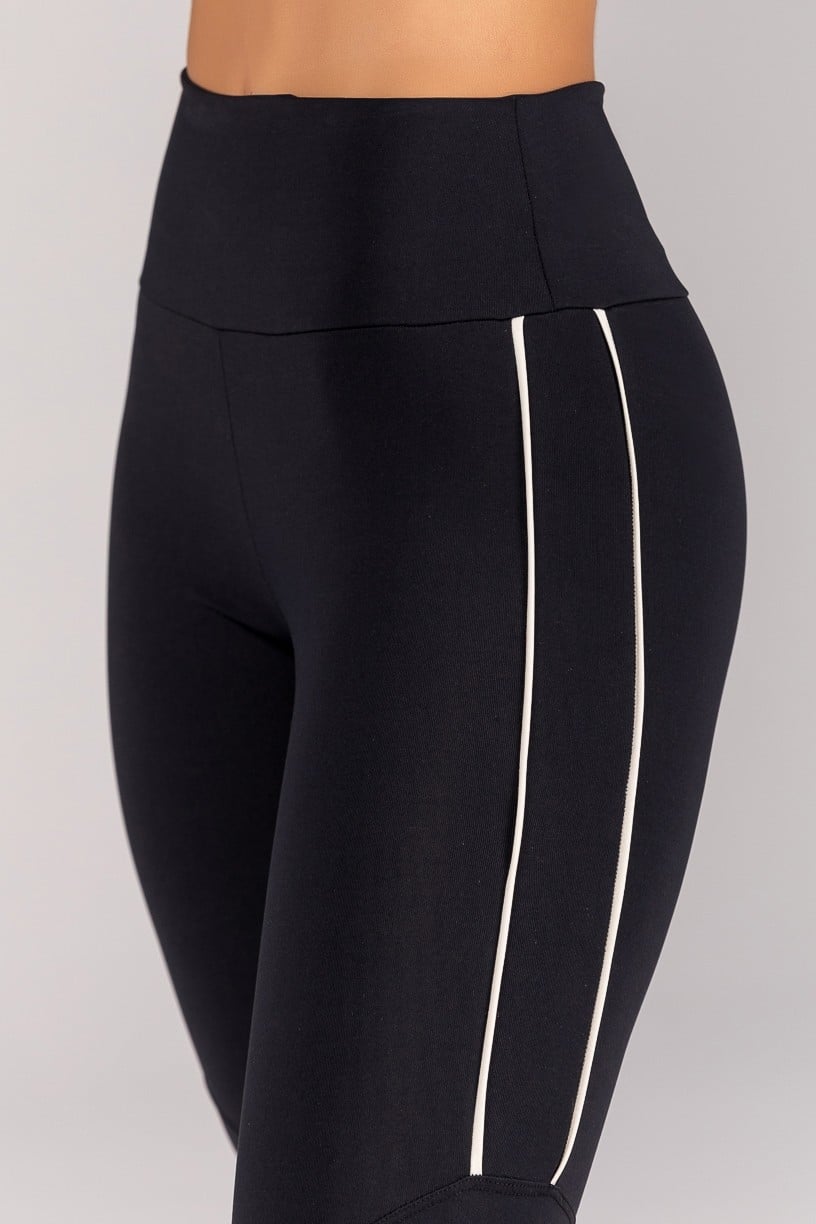 [CONJUNTO] Top + Calça Legging com Vivos na Lateral e Recorte (Preto / Champagne) | Ref: K4677-A